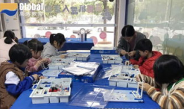 英语上课搞笑提问,Laughter in the Classroom: Engaging English Lessons with Hilarious Questions