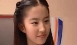 娱乐吃瓜刘亦菲,娱乐圈的瓜田，她如何成为焦点女神？