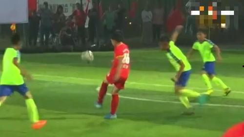 娱乐吃瓜酱明星踢球,明星足球场上的风采瞬间